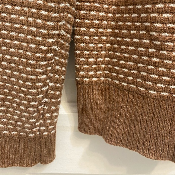 Patterned turtleneck - Picture 3 of 4